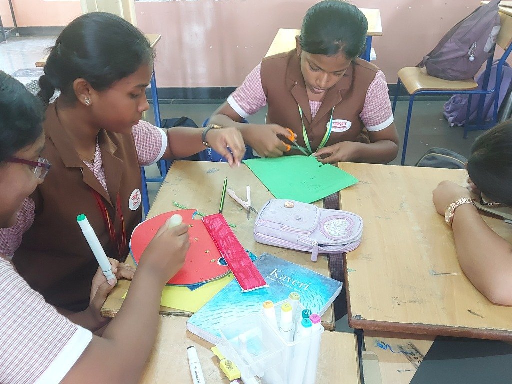 HANDICRAFT CELEBRATION: CLASS IX ‘B’ CRAFTS TRADITIONAL PANKHAS - Gallery Photo 5
